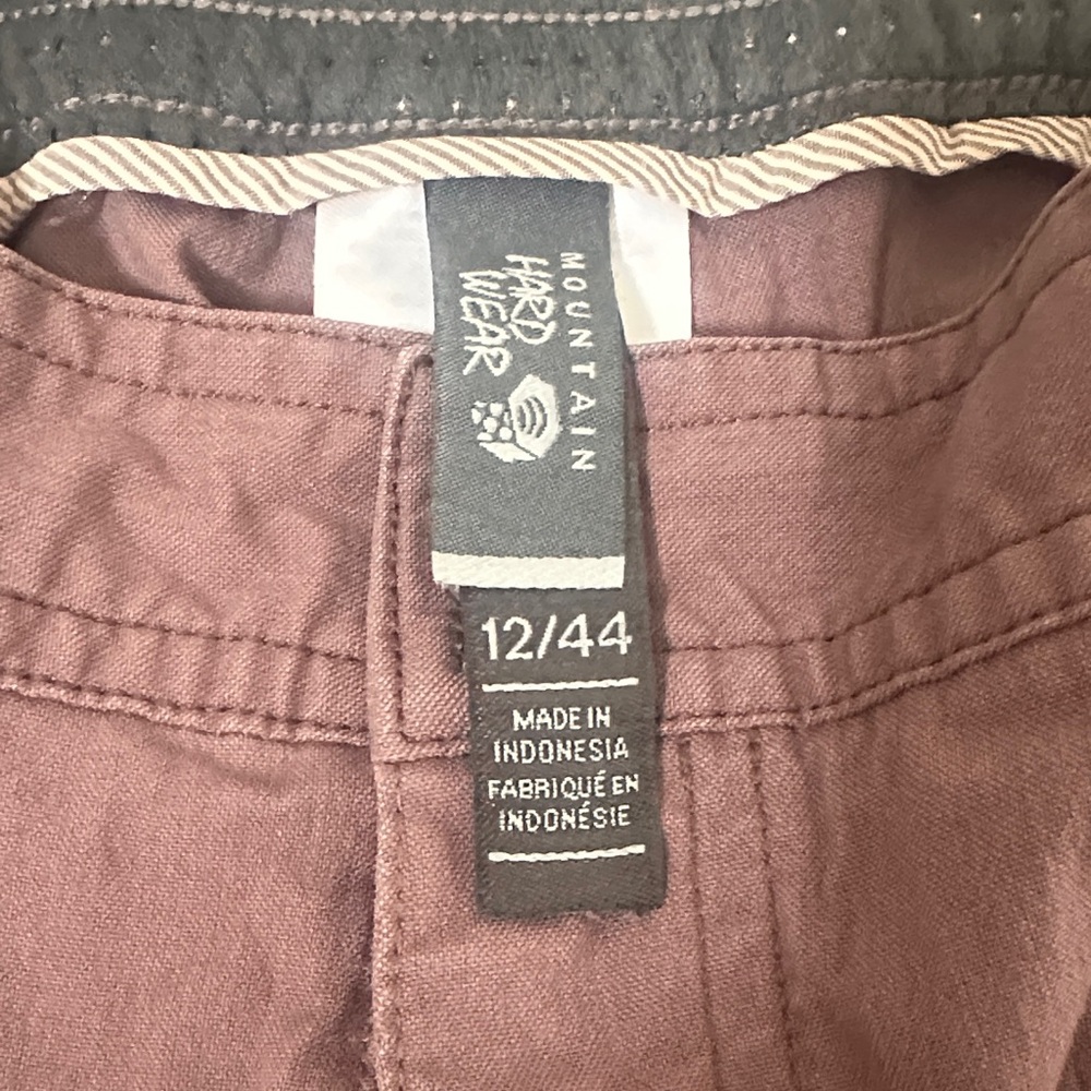 Mountain Hardwear  Women’s shorts- Mauve/Burgundy, Size 12/44